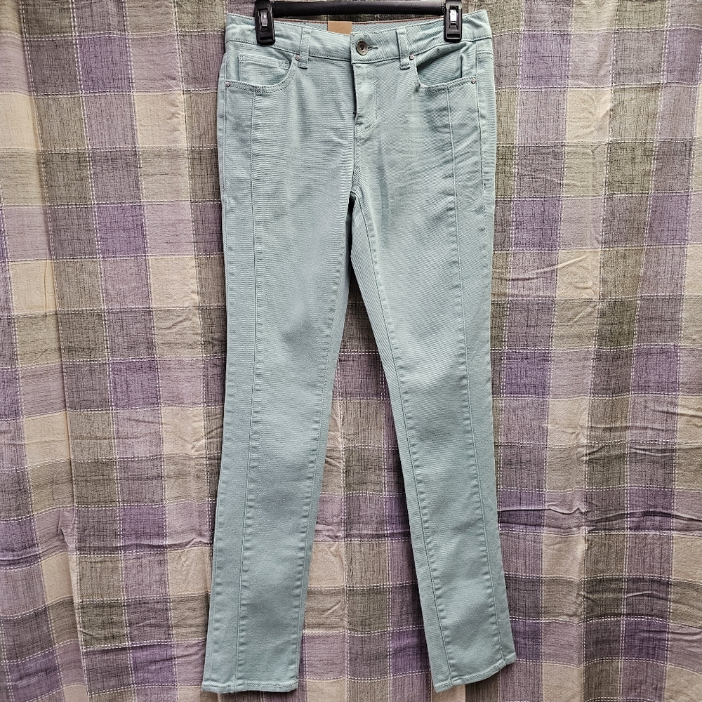 DKNY Jeans *Women's Size 2 *Mint Green *Regular Fit *Mid Rise *Skinny Leg *NWT